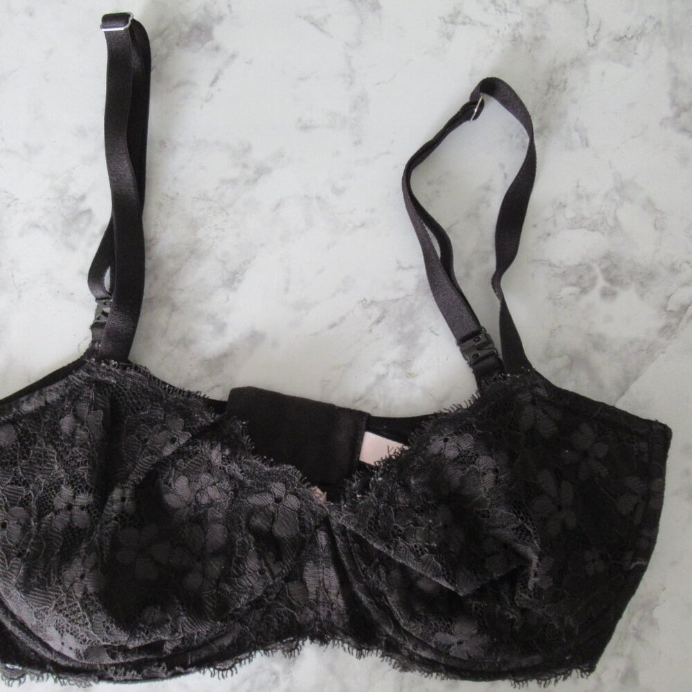 Victoria's Secret Black Lace Underwire Bra "Push-up without padding"